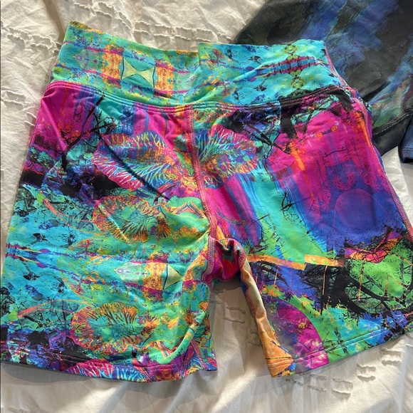 Dona Jo - Colorful Women's Athletic Shorts - size 1 - Picture 4 of 6